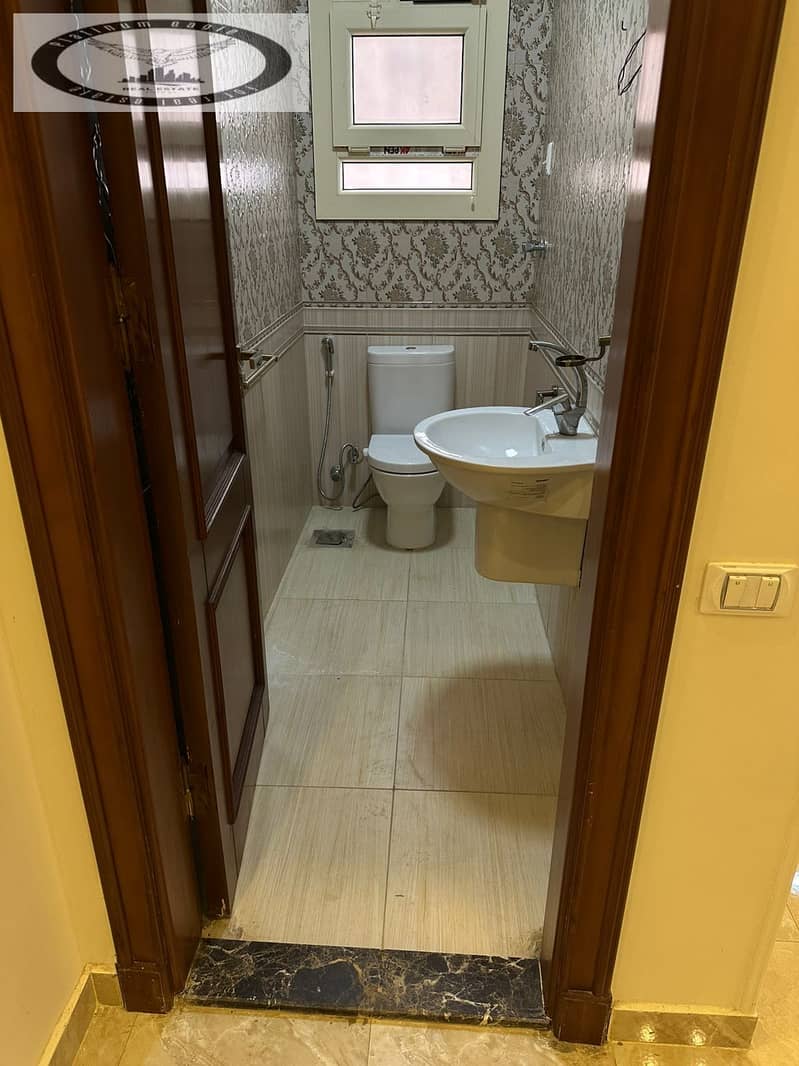 11 0a68f60b-1b63-4261-b4ea-1c38ba8f873a. jpg