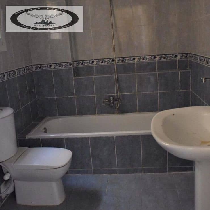 6 c8cfd900-1bf7-49f5-a4ae-5f7bc99cc1b4. jpg