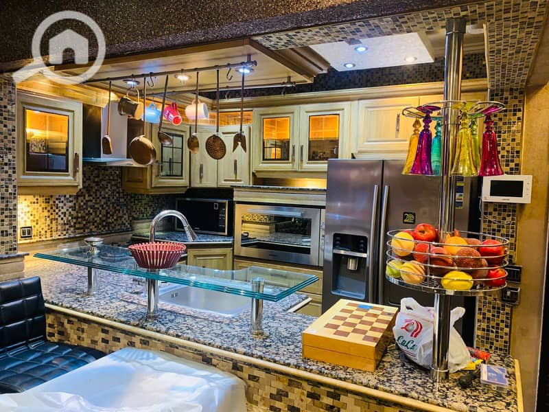 2 b914f32b-82a7-4264-8c9d-cb42232eb11b. jpg