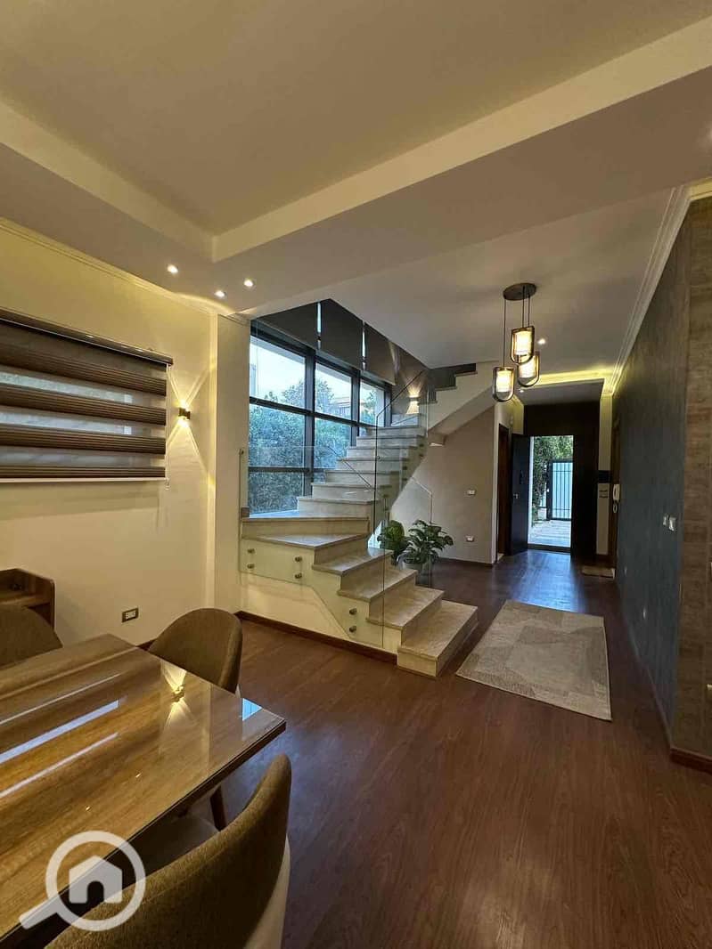 9 d0d6b4ac-11a4-44f6-8d3f-39540b59a202. jpg