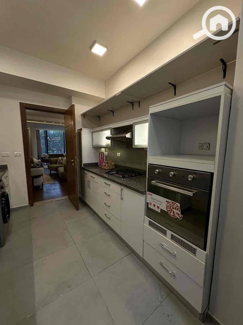 12 914fa2ef-0f40-48eb-895b-30d827020315. jpg