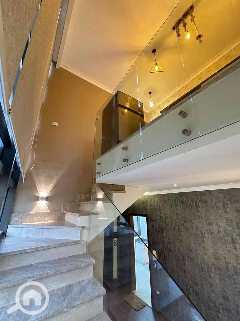 14 5ecf89d5-2982-459a-984d-69e6f2d9a1a9. jpg