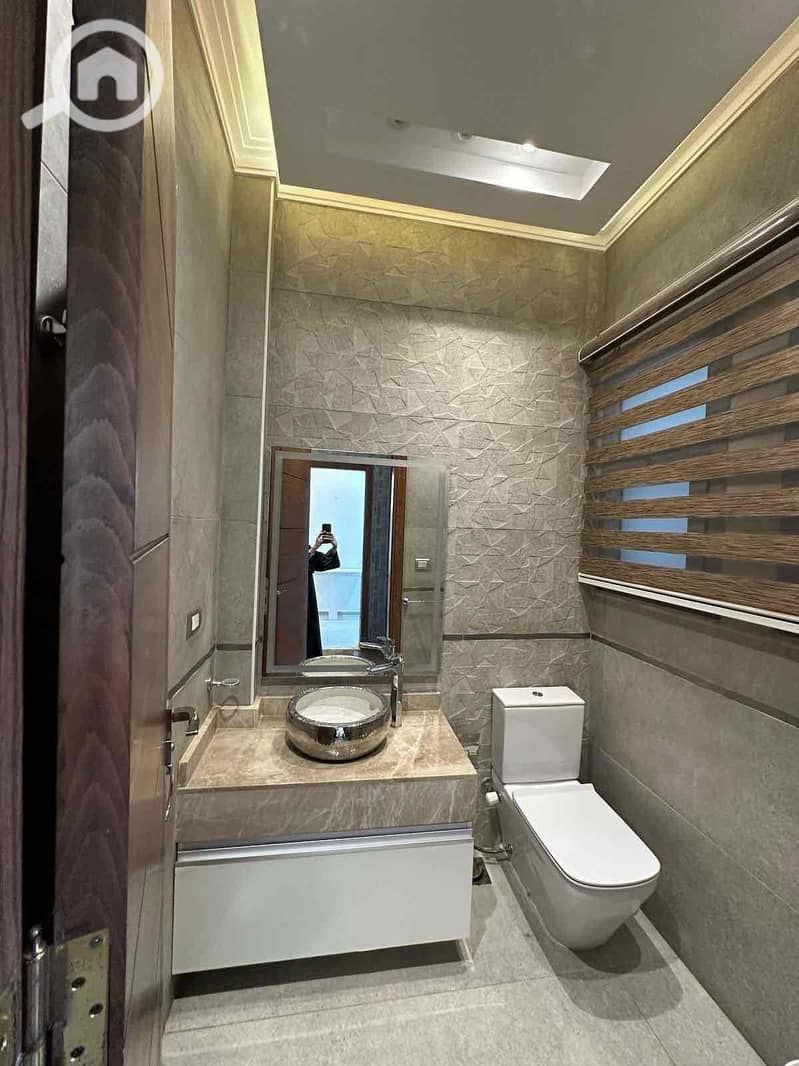 28 eae4b2d5-5118-467a-aa79-fd209b11b367. jpg