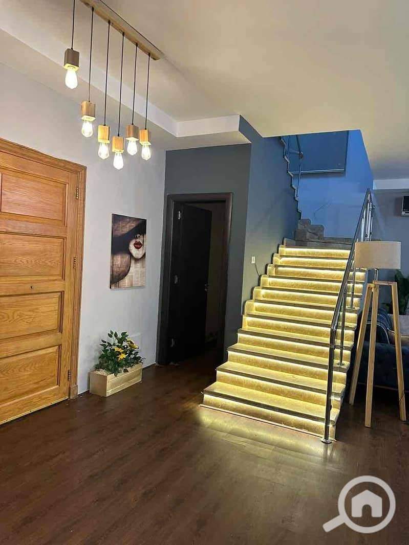 6 cdee502b-598e-484b-8a26-5d04c3c8cda2. jpg