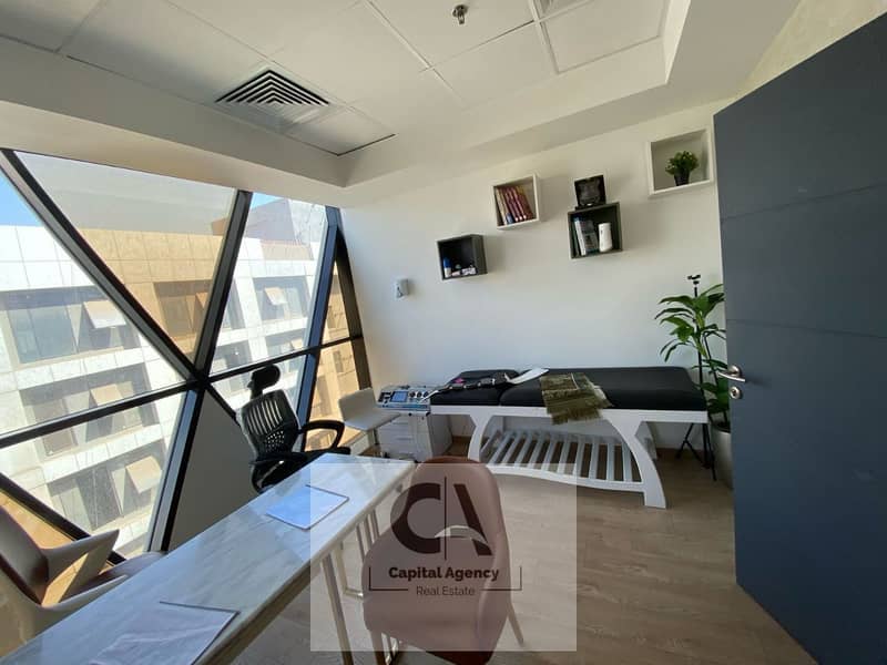 3 photo_6046587661373344774_y. jpg