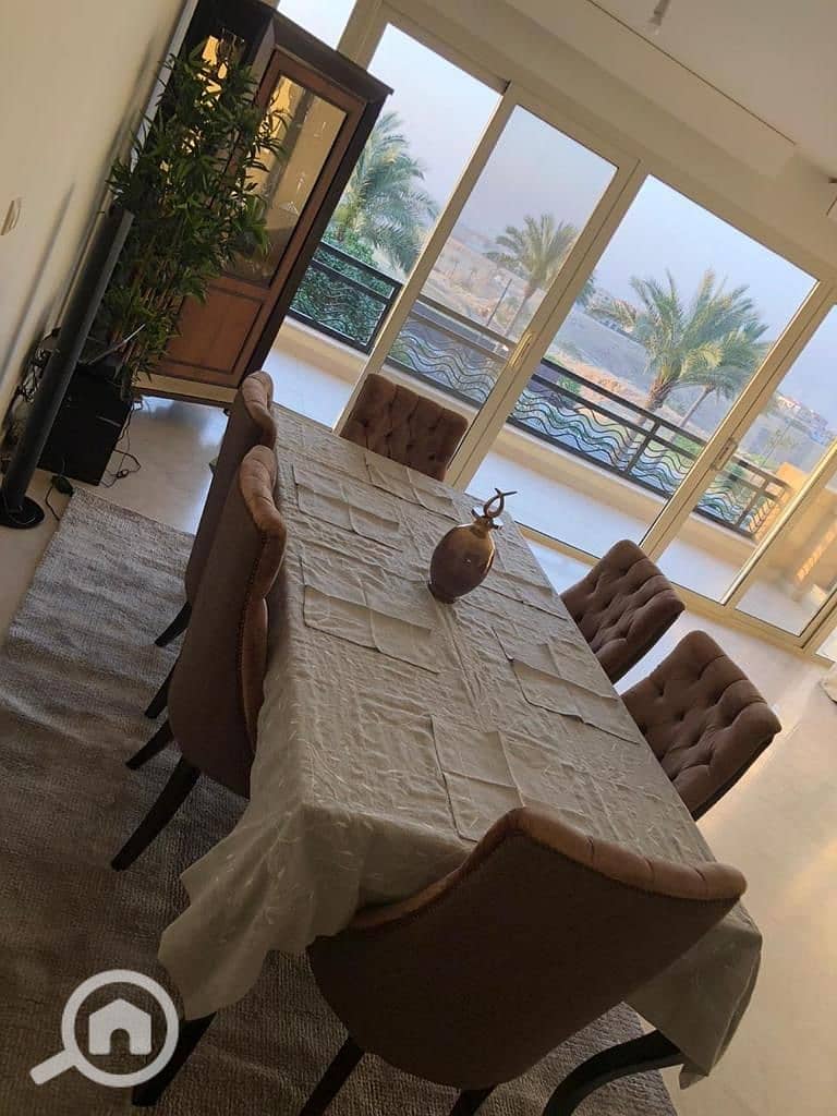 2 c820ca97-6425-4660-b52b-d9d4c732a7a9. jpg