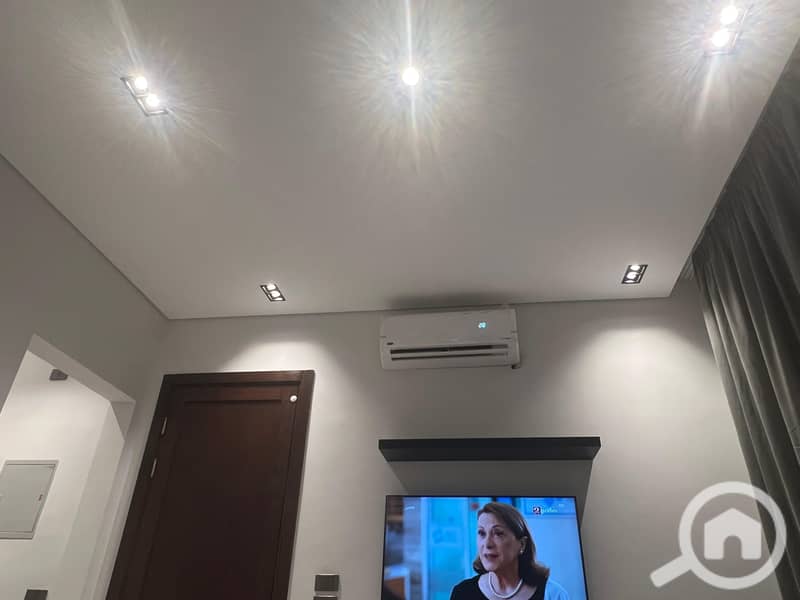 4 WhatsApp Image 2025-10-12 at 14.42. 50_71c1f1ad. jpg