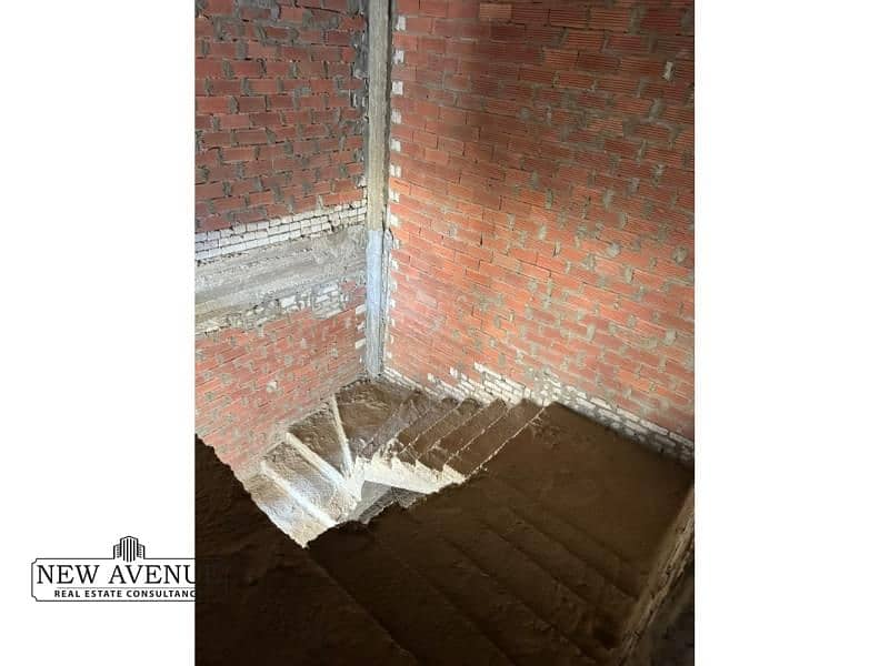 8 WhatsApp Image 2025-10-27 at 3.59. 20 PM (2). jpg