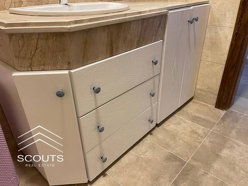 8 2fd86b0b-4dae-4d2b-b825-6b57d6e50c4a. jpg