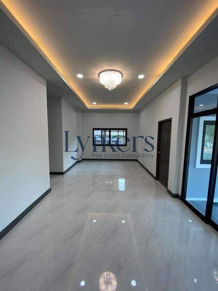 5 16a4693c-50d8-4de0-9223-6e359d8dc81f. jpeg