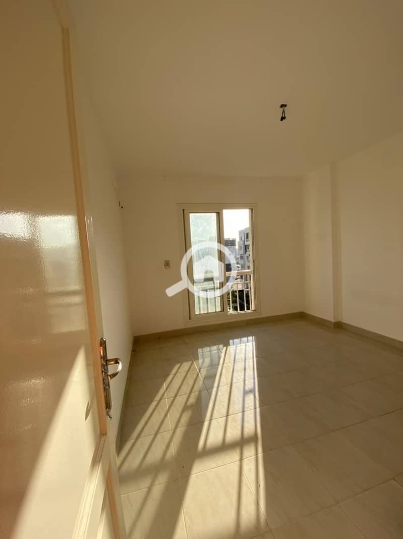 4 WhatsApp Image 2025-10-30 at 10.52. 43_2e2931d8. jpg