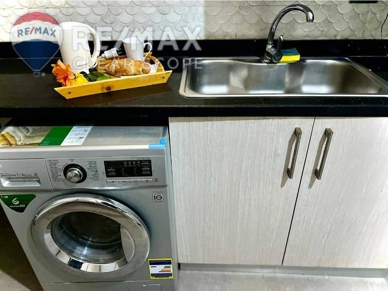 9 75c4b6fd-5548-418d-893a-2b6d5d930c2a. jpg