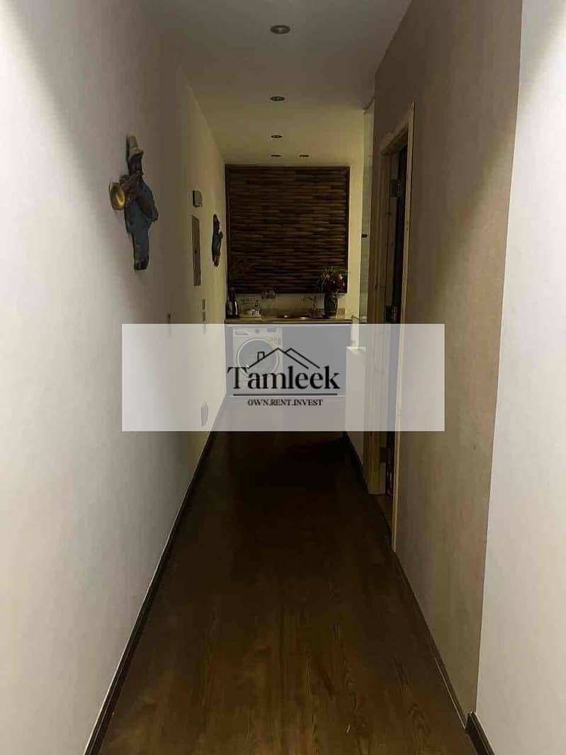 10 3cedc3f4-a179-4bb9-b9d6-93bac2194a36. jpg