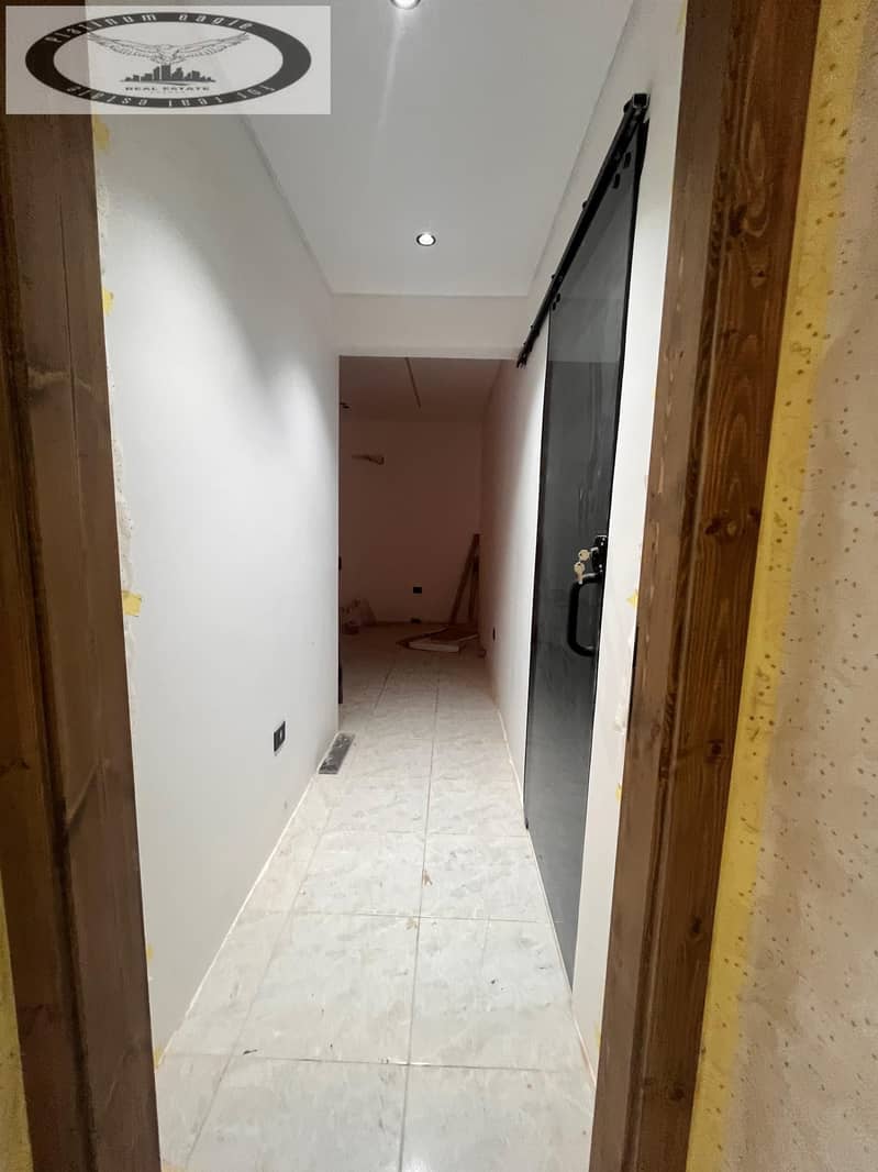 6 bfbcb3cb-d1b8-4632-9fc1-8778f767ea05. jpg