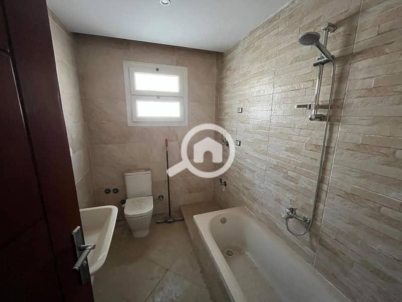 11 WhatsApp Image 2025-09-08 at 18.33. 47_f05c9d9a. jpg