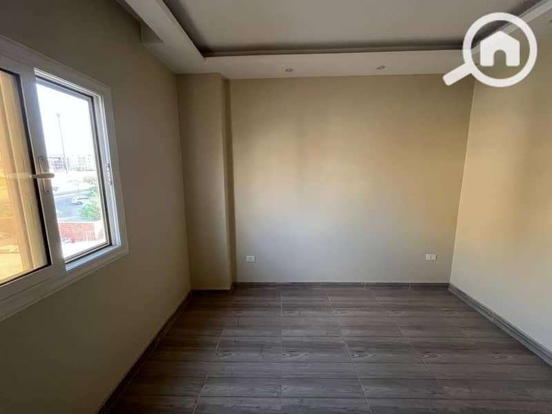 12 WhatsApp Image 2025-09-08 at 18.33. 48_30dfe8be. jpg