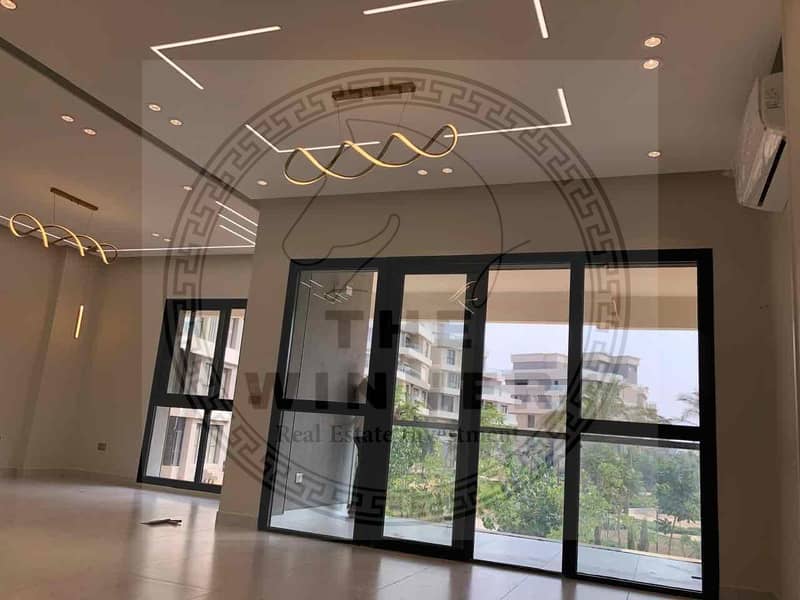 10 08d92e48-4b17-4e7c-b3b0-3e5a657d5f6c. jpg