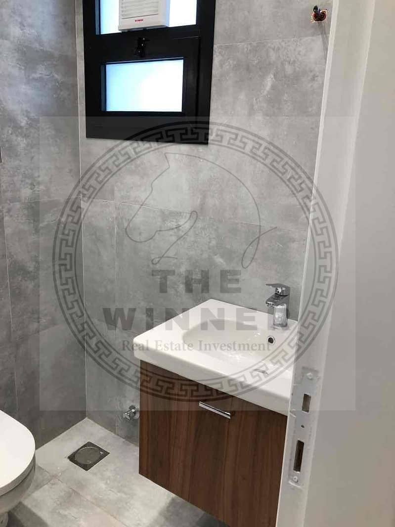 13 b791a93f-fcde-43d9-9918-2f7d6c3d84b7. jpg