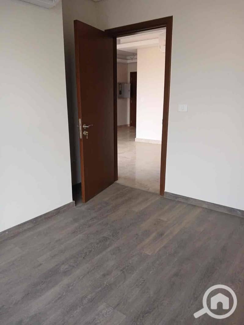 5 7f78c59e-d670-4bdd-9f5b-35a023afee6e. jpg