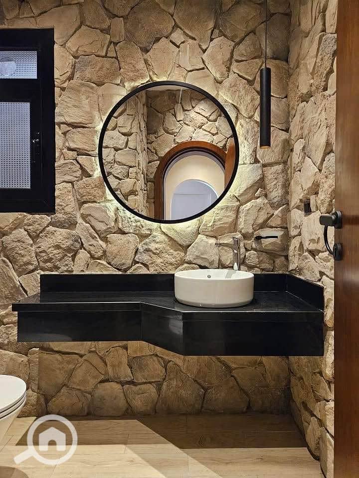 5 562605272_2029325921173976_8416323262966938531_n. jpg