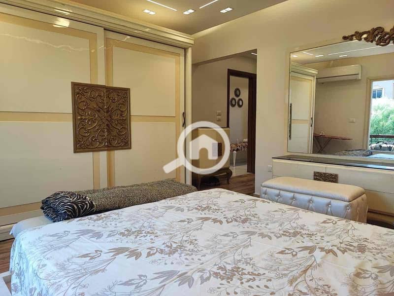 12 998d5aff-40ac-47b5-bd20-42616b0a3dac. jpg