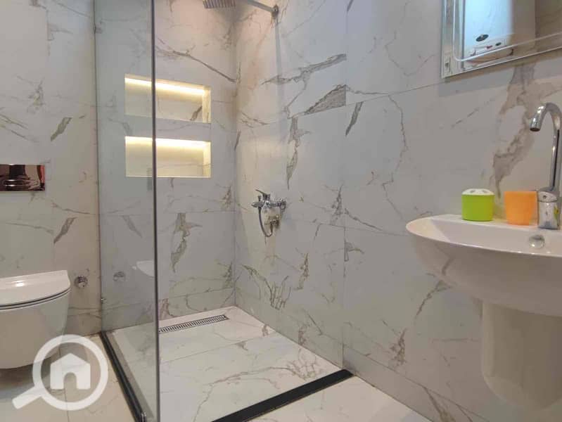 21 32378001-8dfe-47c2-968d-03c158a3ca09. jpg