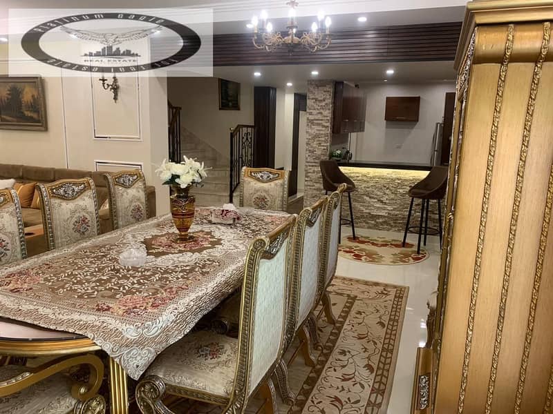 2 8f773ff7-4273-42df-808e-f898502d52a8. jpg