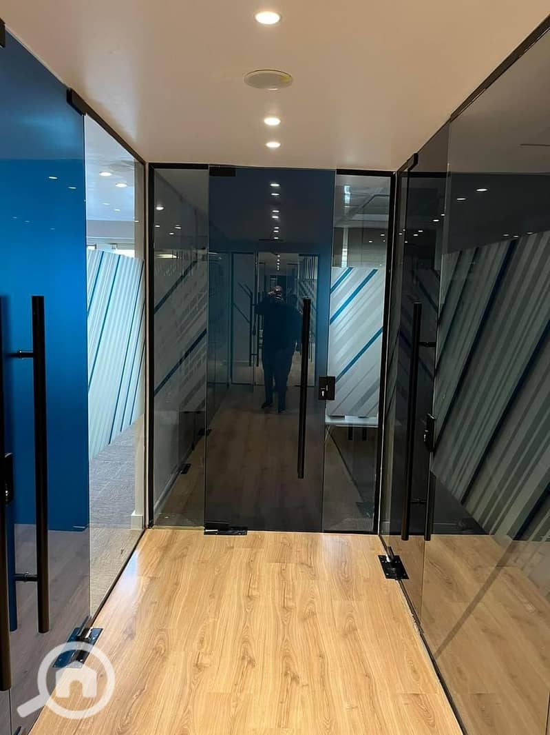 4 352acc33-c98b-41b7-ae1c-d3a8fe11c848. jpg