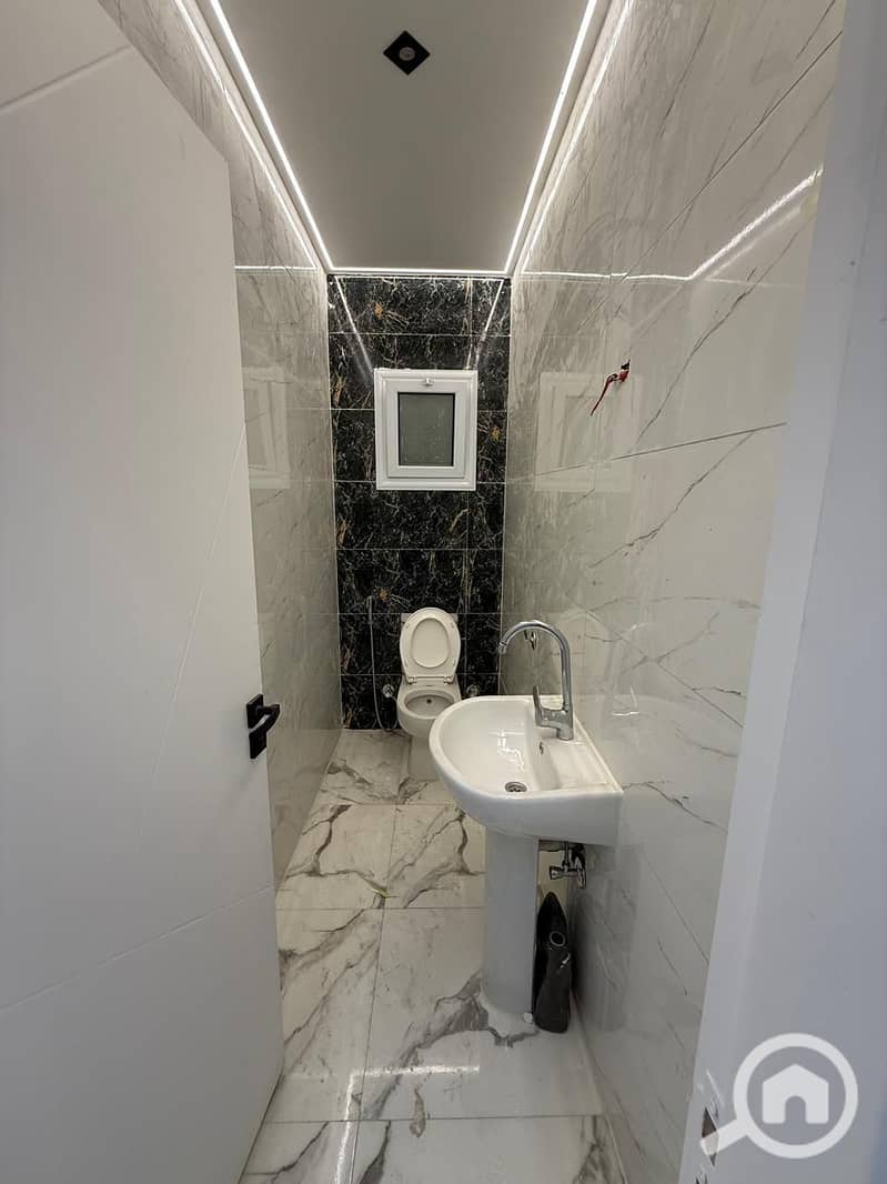 11 WhatsApp Image 2025-10-20 at 9.16. 35 AM (2). jpeg