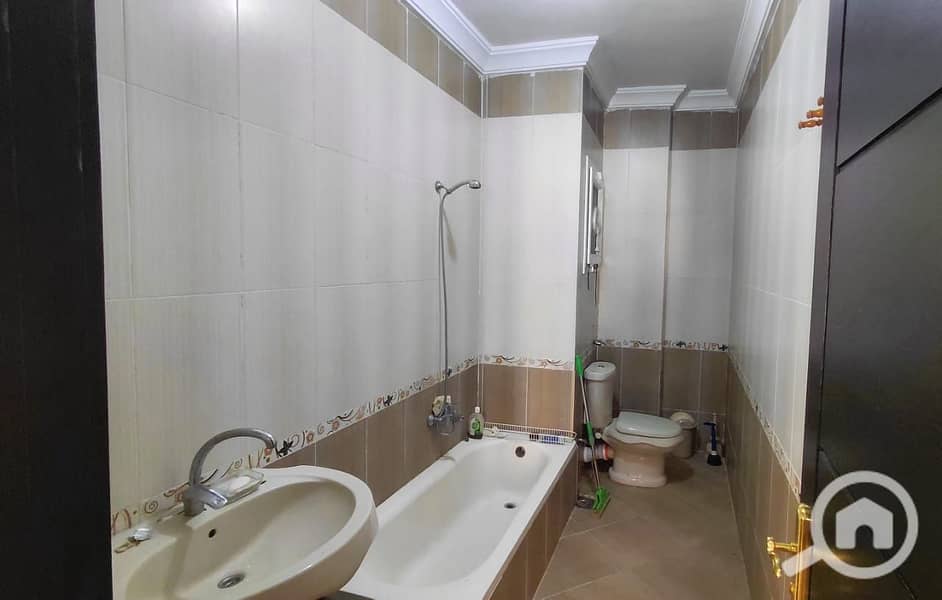 9 48f579b7-df2a-4d35-85ce-190cbb1b0c97. jpeg