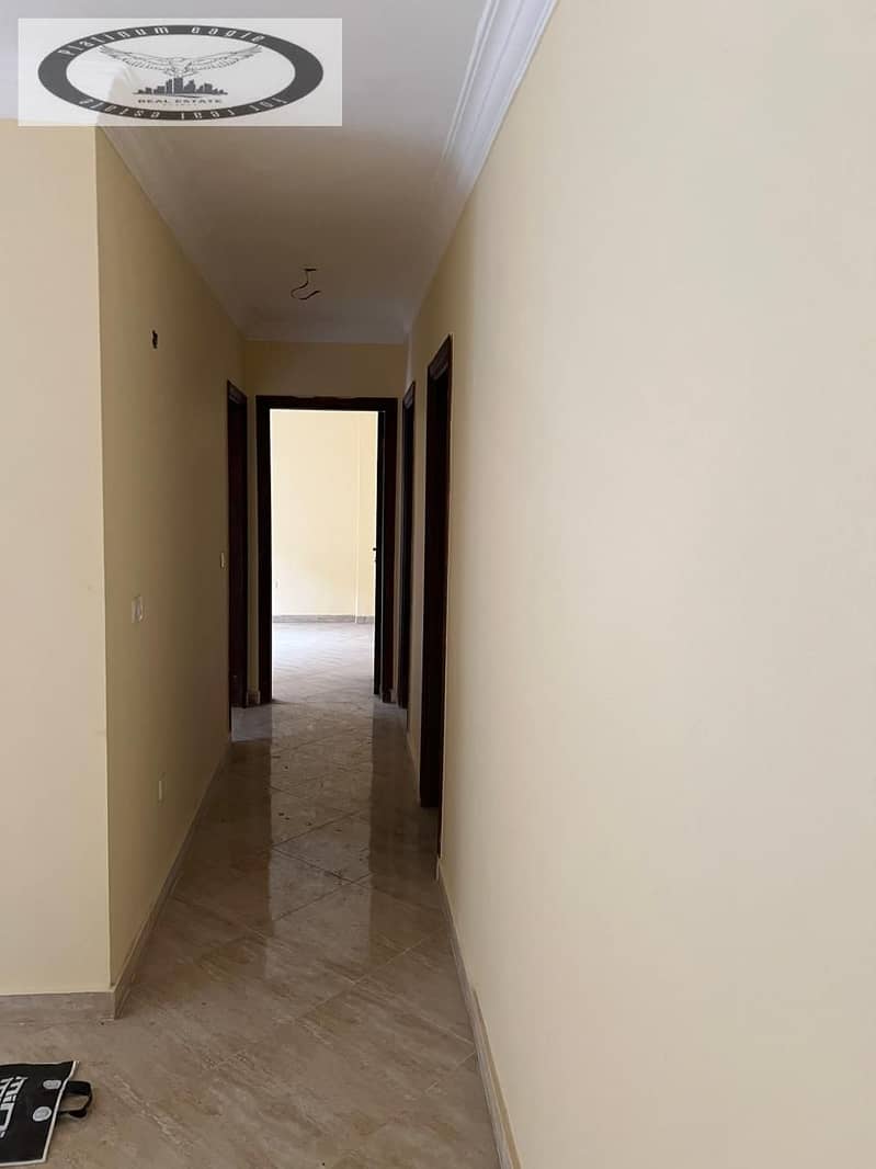 5 247afeeb-4f34-4f3f-bb9a-4d080b79a3f6. jpg