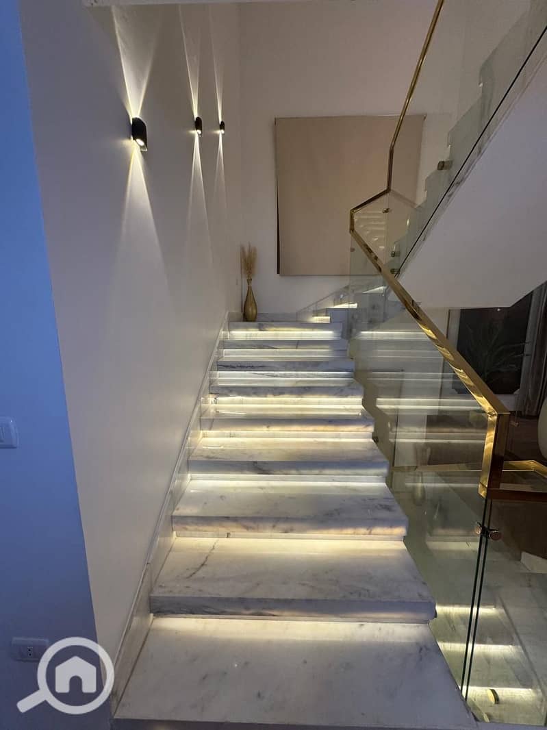 6 8c45bfef-6b12-4392-bede-1d55612fdf57. jpeg