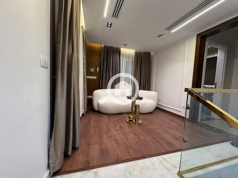 10 02789d6f-9005-4be7-8b15-7ed44578d827. jpeg