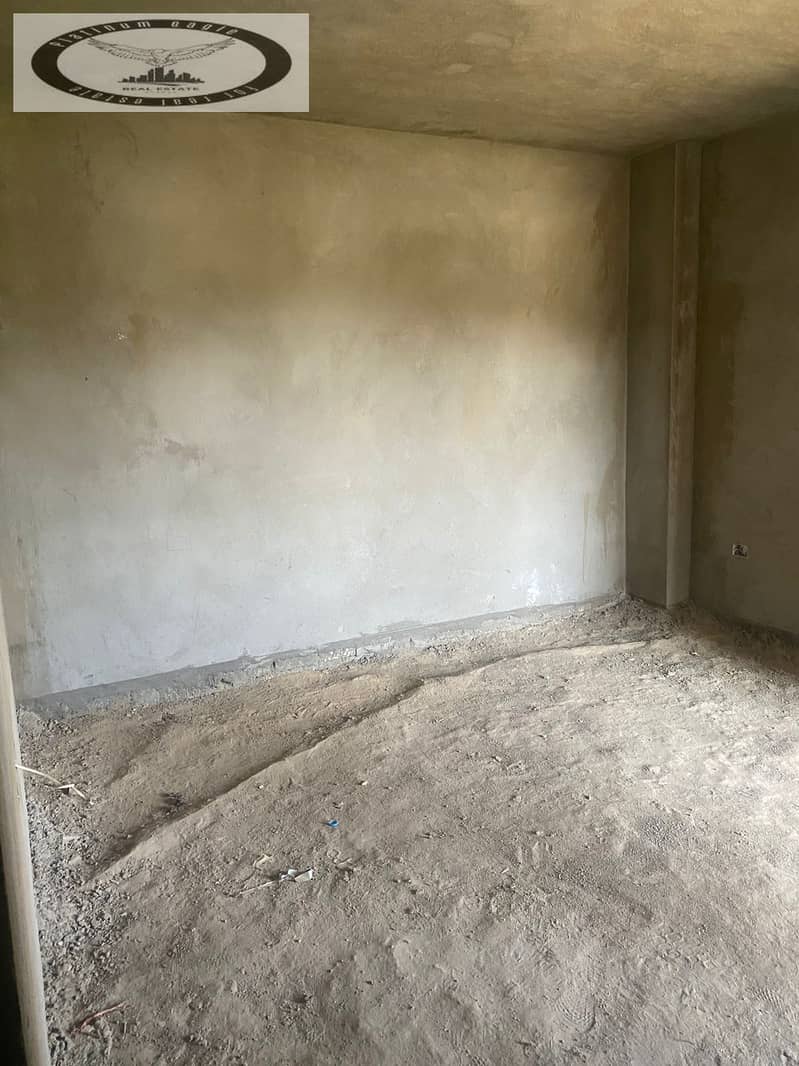 10 c82ab02f-f8c9-4c55-9e78-a917a8b43003. jpg