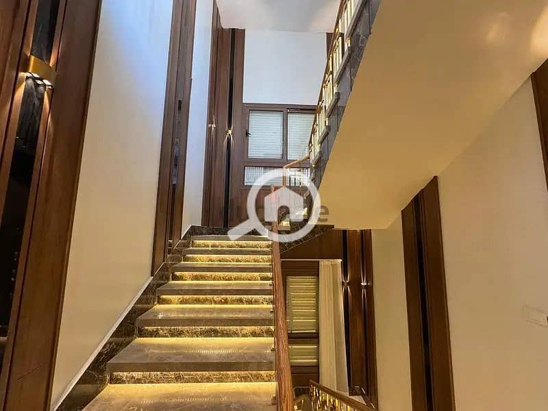 15 a48890e0-de36-4bc4-bb7c-aa5c4203603a. jpg