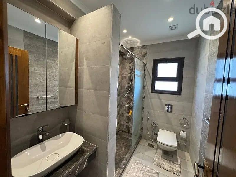 16 b4ae05d3-c64b-4650-82a4-af8a1dff5236. jpg