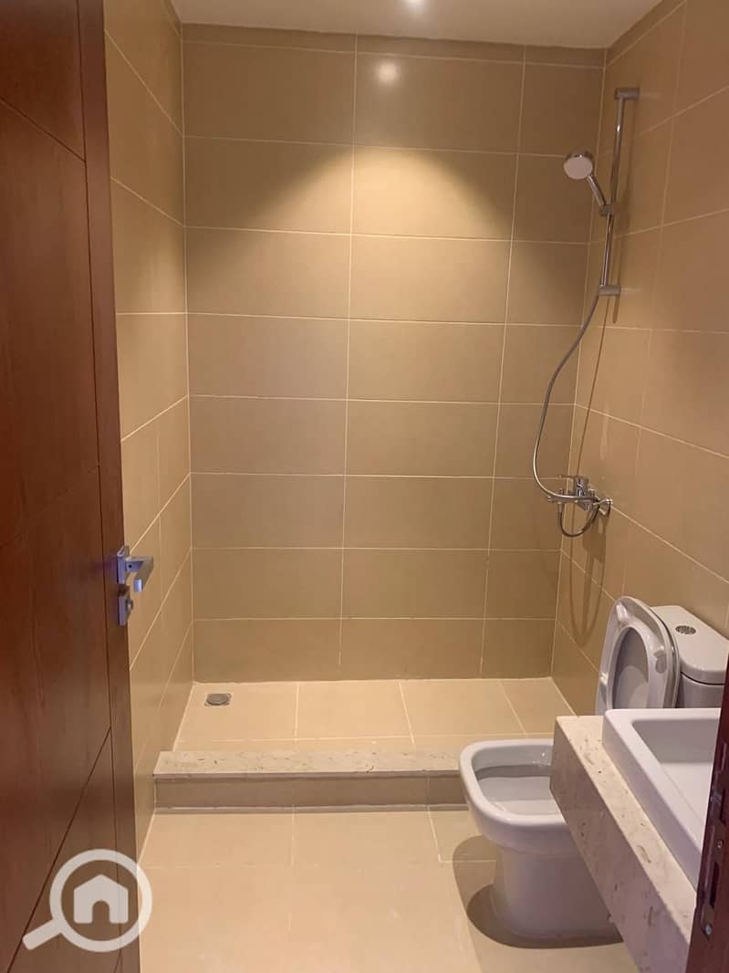 3 WhatsApp Image 2025-10-26 at 16.06. 12_45069666. jpg