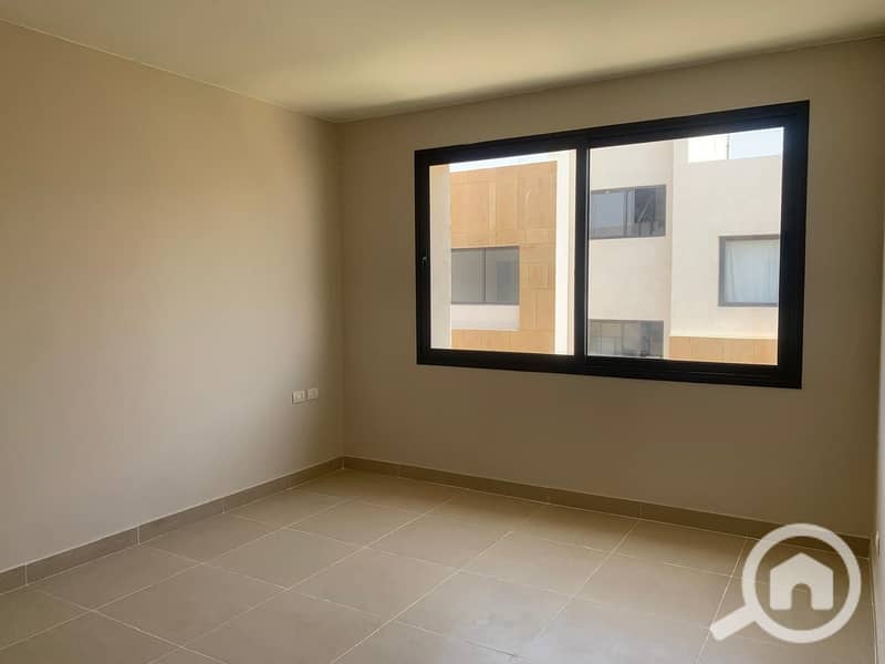 4 WhatsApp Image 2025-10-26 at 16.06. 13_8c1f6e5e. jpg