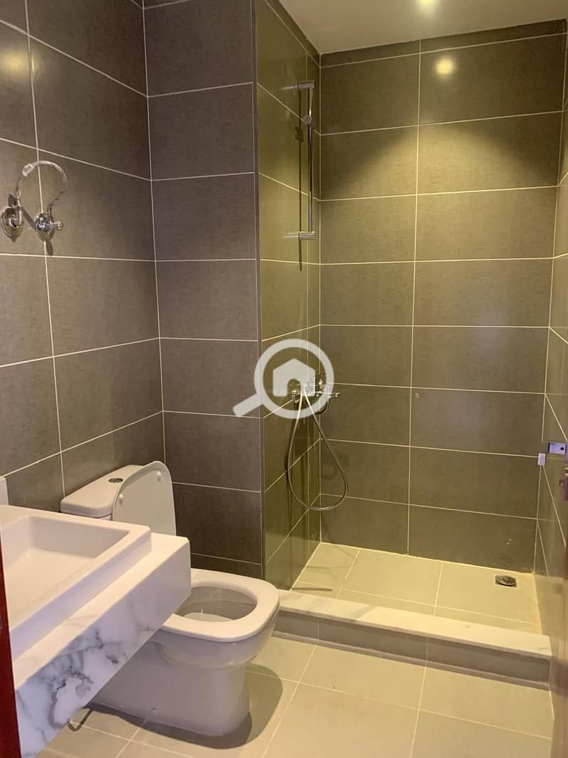 5 WhatsApp Image 2025-10-26 at 16.06. 13_74c99beb. jpg