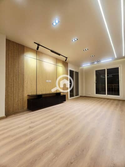 3 Bedroom Flat for Sale in New Cairo, Cairo - للتميز للبيع شقه في الرحاب 125م بحديقه 50م بالمرحله الخامسه الجديده