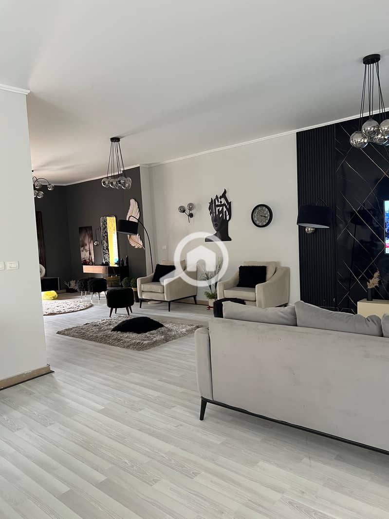 2 2c7e4d07-c493-499b-8c5f-e8fcd3e94bf1. jpeg