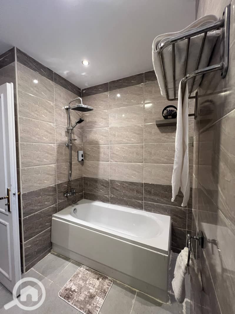 3 6a124ff4-4f79-456b-a269-33ec81f9e341. jpeg