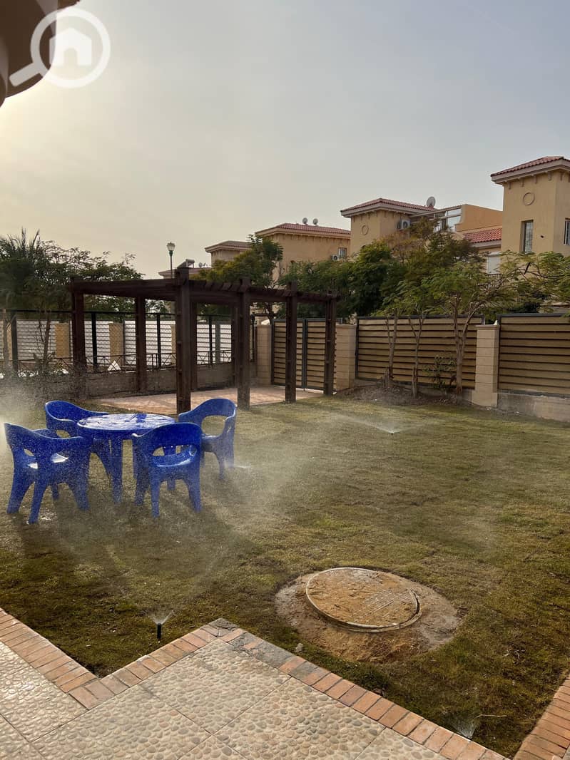 12 220b495a-d417-4d3b-9d4c-bd44aa6d91cc. jpeg