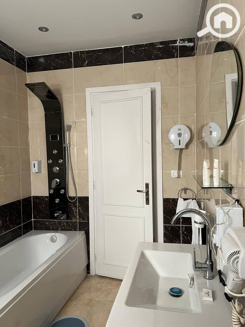 15 998f7121-c427-49ef-a307-042695950a3d. jpeg