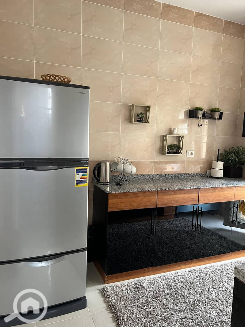 16 8742c3c0-89c0-49b7-b50f-0a3481e5dcc4. jpeg