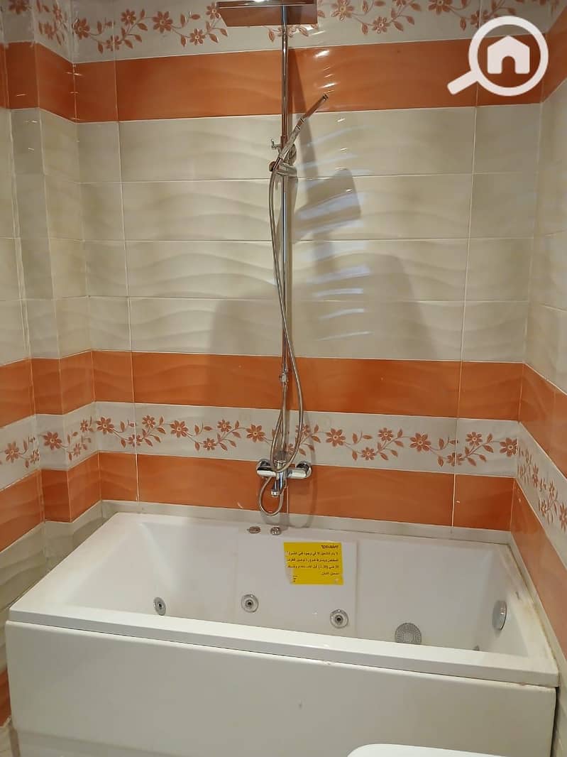 14 bc960e0f-4557-407f-85c9-c35158f40531. jpg