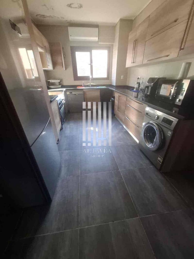 10 c56da5fc-7210-44e7-aa6a-ddbd83fddf3f. jpg