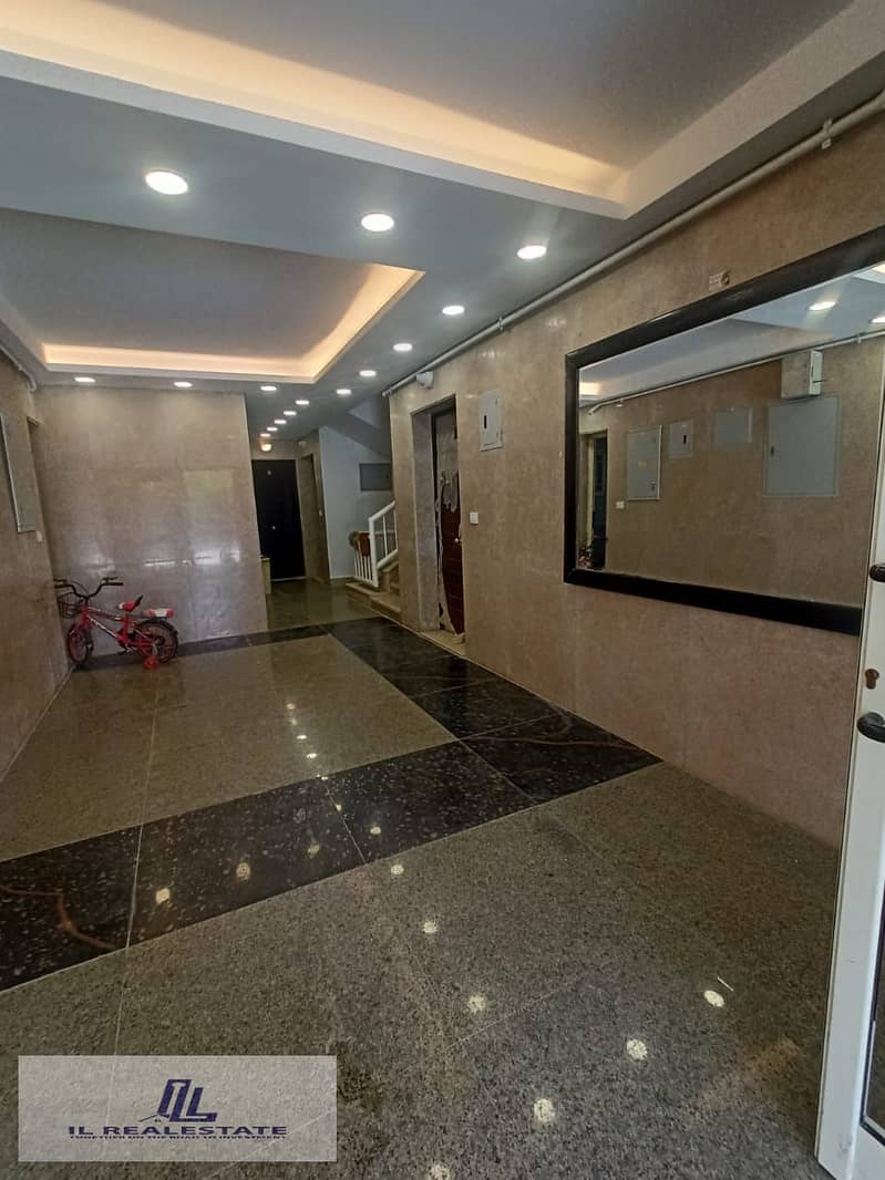 4 7ad42ae1-7da8-41a5-b8c3-025397353975. jpg