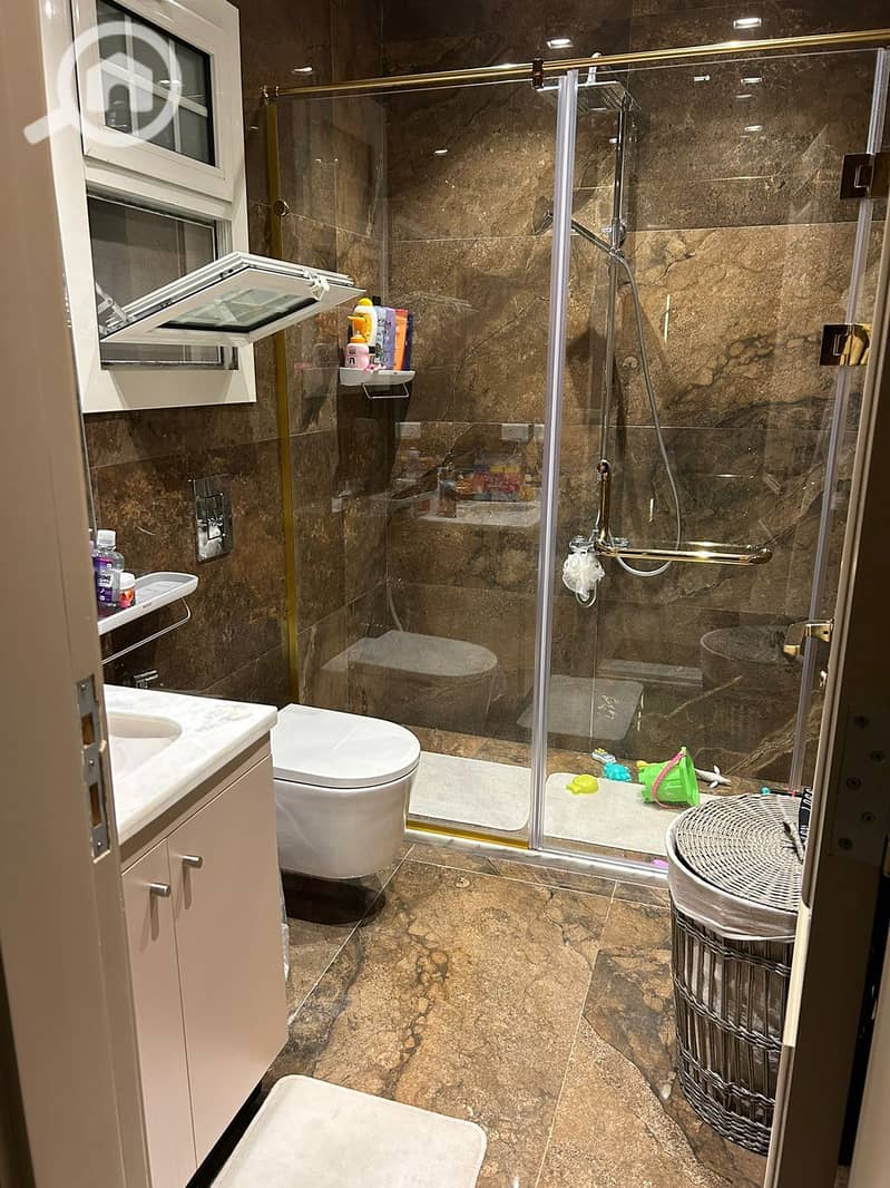 4 52f616ae-ef5e-473b-94d8-0bc4895b7f82. jpg