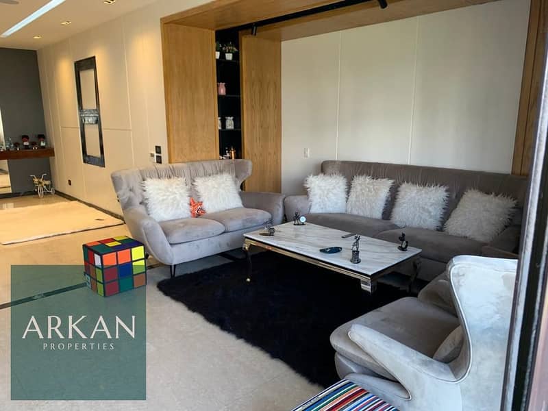 5 d833e31c-a36c-4155-b567-ce688cf82a19. jpg